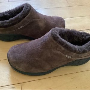 Merrell fur lined Encore shoes, slip ons, super comfortable, never worn, 6